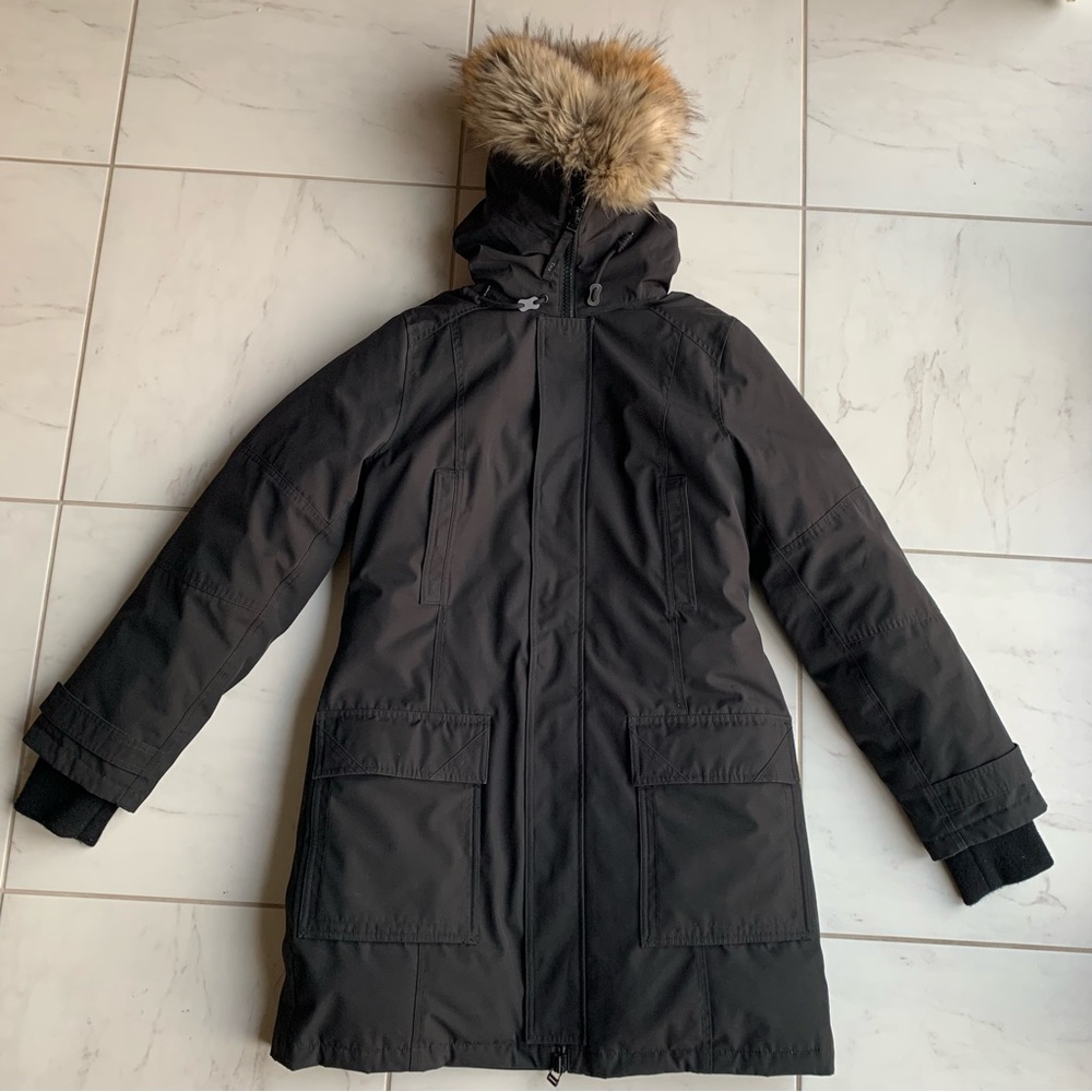 Aritzia Black Ski Parka with Faux Fur Trim - Picture 5 of 8